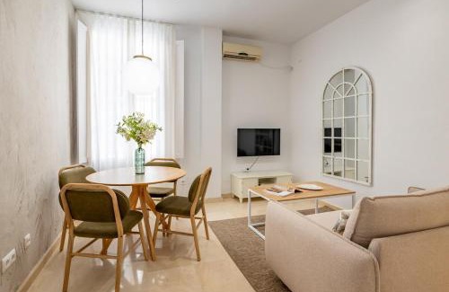San Bartolome Apartment | Conde Ibarra Center Suite by Valcambre