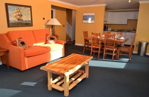 Central Vermont- Killington Condo | Condo 1 Slopeside One Bedroom Hot tub and Sauna