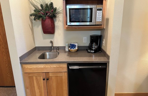 Eagle River Condo | CONDO 102@EAGLE WATERS RESORT