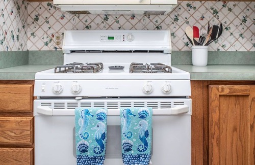 Old Town Fredericksburg Apartment | Condo 2 bedroom downtown -in the Heart of Old Town Fredericksburg. sleeps 6