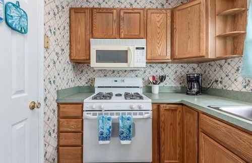 Old Town Fredericksburg Apartment | Condo 2 bedroom downtown -in the Heart of Old Town Fredericksburg. sleeps 6