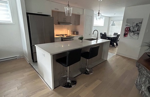 Longueuil Condo | Condo 6 1/2 à Longueuil Près du Pont Jacques-cartier