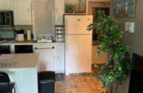 Gilford Condo | Condo across street from beach