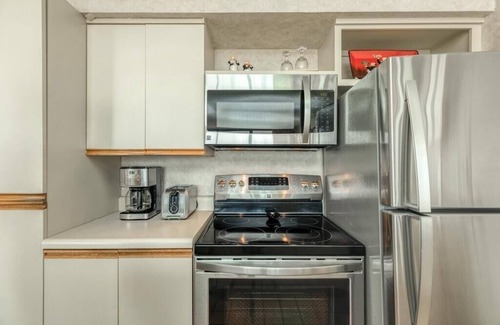 Galveston Condo | Condo at San Luis Resort and Spa, Galveston Texas, overlooking beach and ocean.