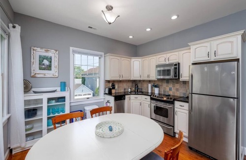 Cape May Condo | Condo Close to Beach and Town with Parking