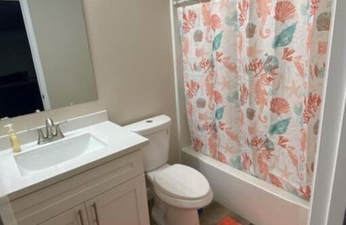 Downtown Las Vegas Apartment | condo in downtown free parking 4 mins frm Freemont