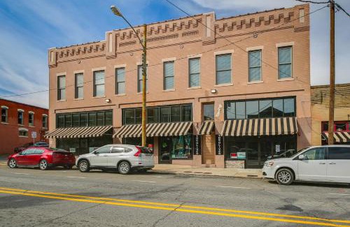 Hot Springs Apartment | Condo in Downtown Hot Springs Near Bathhouse Row!
