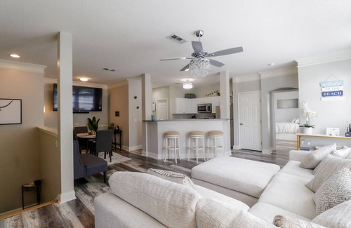 Biloxi Condo | Condo in great location! 2BR, 2BA, sleeps 6, playground, 2 pools, hot tubs, gym.