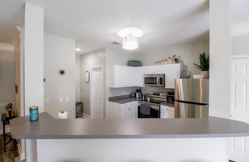 Biloxi Condo | Condo in great location! 2BR, 2BA, sleeps 6, playground, 2 pools, hot tubs, gym.
