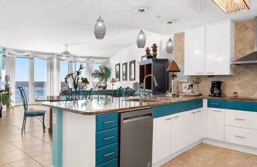 Orange Beach East Condo | Condo in lovely Orange Beach! Everything you need, with beautiful ocean views!