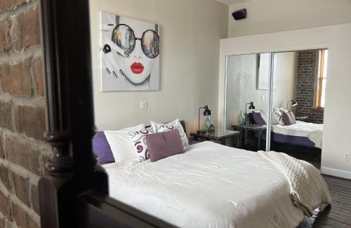 Historic District - North Apartment | Condo On Broughton St with Elevator and Reserved Parking