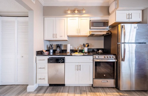 Belleair Beach Condo | Condo On The Beach - Heated Pool - Self Check-in