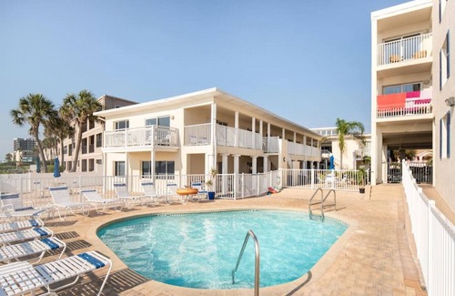 Belleair Beach Condo | Condo On The Beach - Heated Pool - Self Check-in