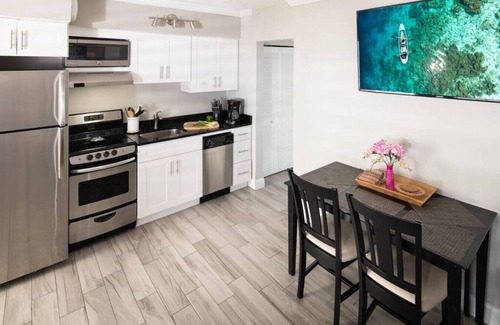 Belleair Beach Condo | Condo On The Beach - Heated Pool - Self Check-in