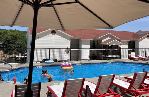 Lakeland Condo | Condo on the water at Lake Ozark, minutes from Bagnell Dam!