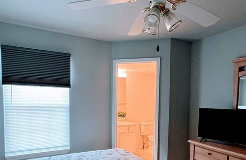 Lakeland Condo | Condo on the water at Lake Ozark, minutes from Bagnell Dam!