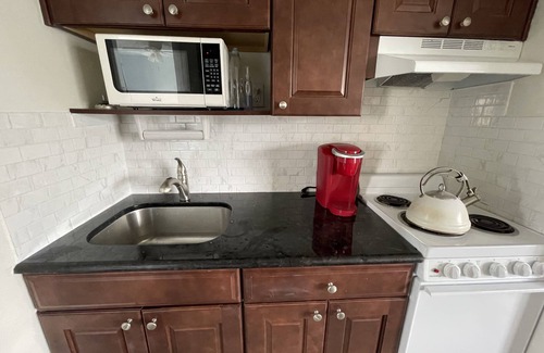 North End House | Condo Steps Aways from Beachfront, Boardwalk, and Attractions! Free Parking!