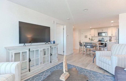 Plymouth Cultural District Condo | Condo unit with balcony overlooking harbor