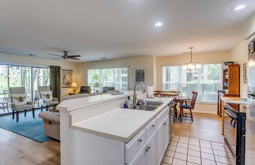 Sea Trail Condo | Condo w/Golf Course Views < 1 Mi to Sunset Beach!