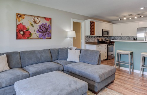 Big Sky House | Condo w/hot tub & fireplace close to Big Sky Resort & Town Center - Modern Mountain Charm