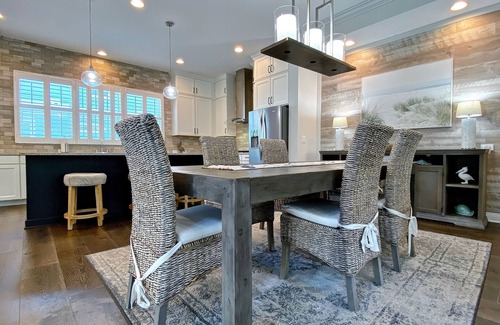 Redington Beach Condo | Condo walk to the beach, WiFi, AC, washer/dryer - snowbirds OK