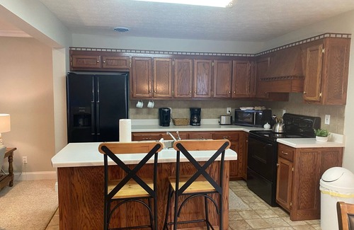 Shelbyville Condo | Condo with 1 minute walk to Walking Horse Celebration grounds