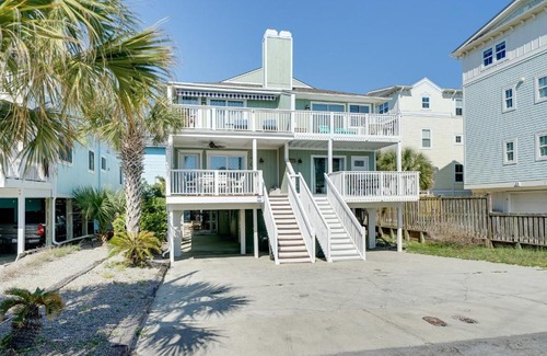 Wrightsville Beach Apartment | Condo with 2 Decks - Steps to Wrightsville Beach!