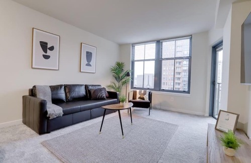 Aurora Highlands Apartment | Condo with Gym and Pool in Pentagon City 8min to DCA