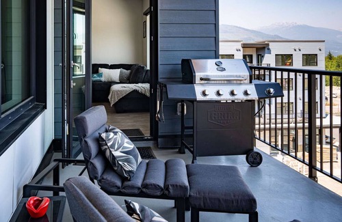 Revelstoke Condo | Condo with Hot Tub - Slopes and Greens
