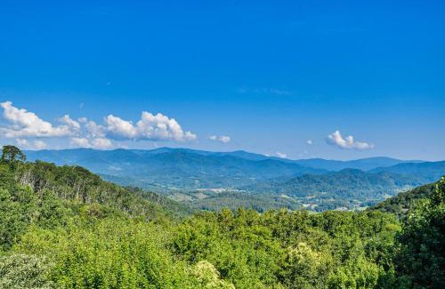 Mountain Air Apartment | Condo with Private Balcony 6 Mi to Pisgah NF!