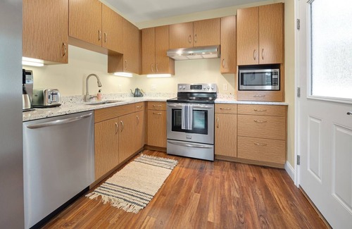 Bliss Corner Apartment | Condo with private beach access