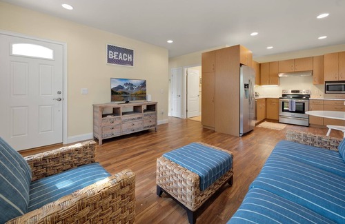 Bliss Corner Apartment | Condo with private beach access