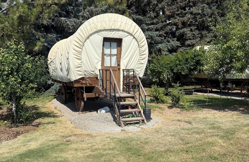 Moreland Cabin | Conestoga Wagon Retreat