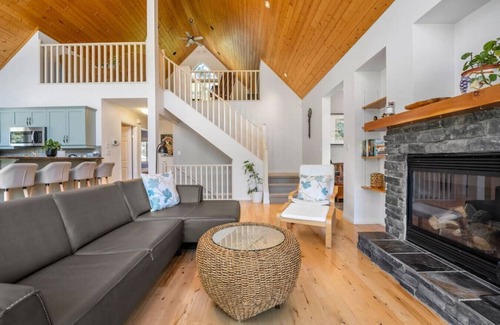 East Kootenay House | Conifer Cottage | Hot Tub | Peaceful | Foosball