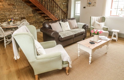 Staindrop Cottage | CONISTON HOUSE, pet friendly, with open fire in Staindrop