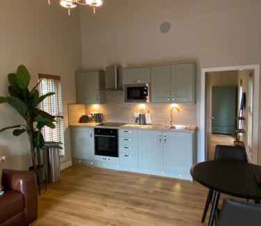 Cupar Apartment | Conker Lodge with Hot Tub