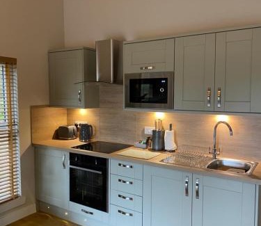 Cupar Apartment | Conker Lodge with Hot Tub