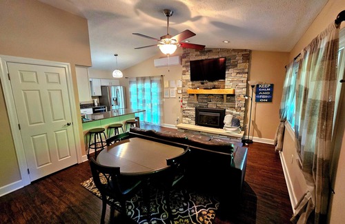 Conneaut Lakeshore Cottage | Conneaut Getaway - with hot tub and rustic fire pit