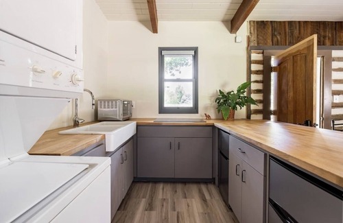 Kernville House | Connect with friends, private river, horses, all natural cedar hot tub