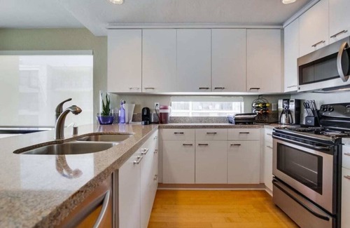 Crown Point Condo | Connie`s Riviera Villa: On the Sand, Balcony+Bikes
