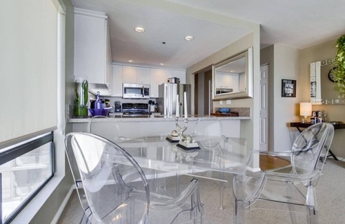 Crown Point Condo | Connie`s Riviera Villa: On the Sand, Balcony+Bikes