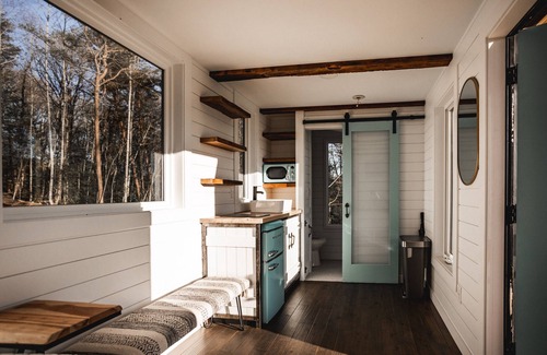 Hiawassee Cabin | Container Treehouse Lake and Mountain Views Hot Tub