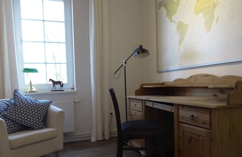 Donnern Apartment | Contemplative apartment in the yard of a land veterinary practice