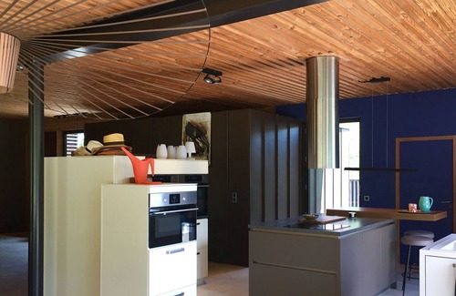Le Puy-Sainte-Reparade Villa | Contemporary villa between Aix-en-Provence and Luberon