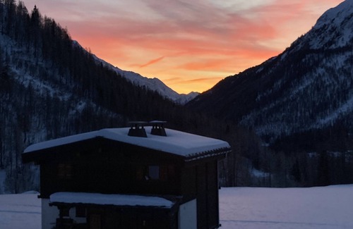 Le Tour Ski Chalet | Contemporary Chalet in Stunning Location