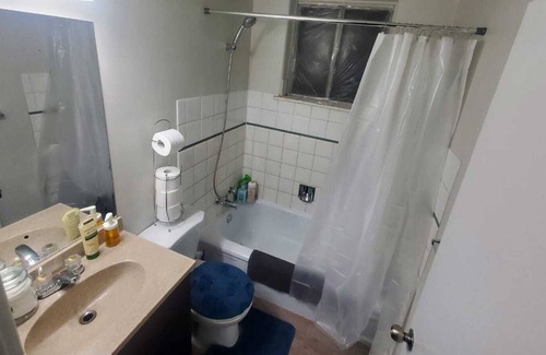 Northeast Edmonton Apartment | Contemporary 1 bed near Edmonton Expo Center