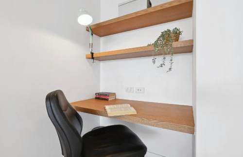 Fortitude Valley Apartment | Contemporary 1-Bed with Pool Near Brisbane River
