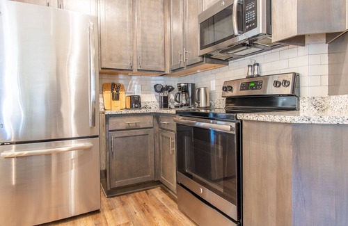 Hurstbourne Apartment | Contemporary 1BR Suite | Pool, Parking + Gym D