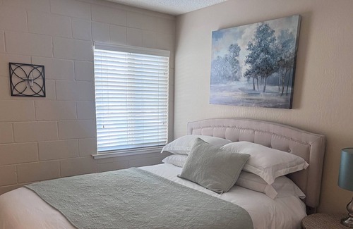 Northeast Reno Condo | Contemporary 1st Floor Condo w/Community Pool! Minutes from Downtown Reno & UNR!