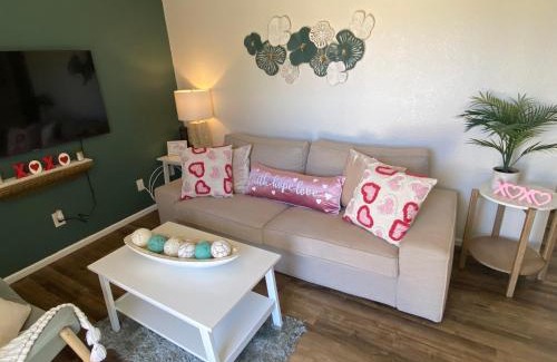 Eagle Pass Apartment | Contemporary 2-Bedroom Rental Unit